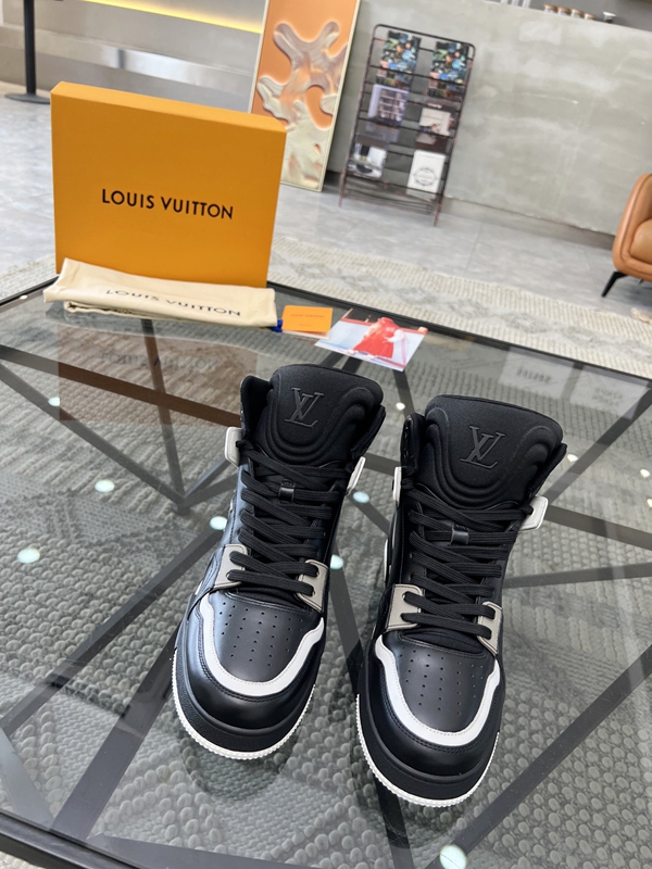 ルイヴィトン靴背面デザイン